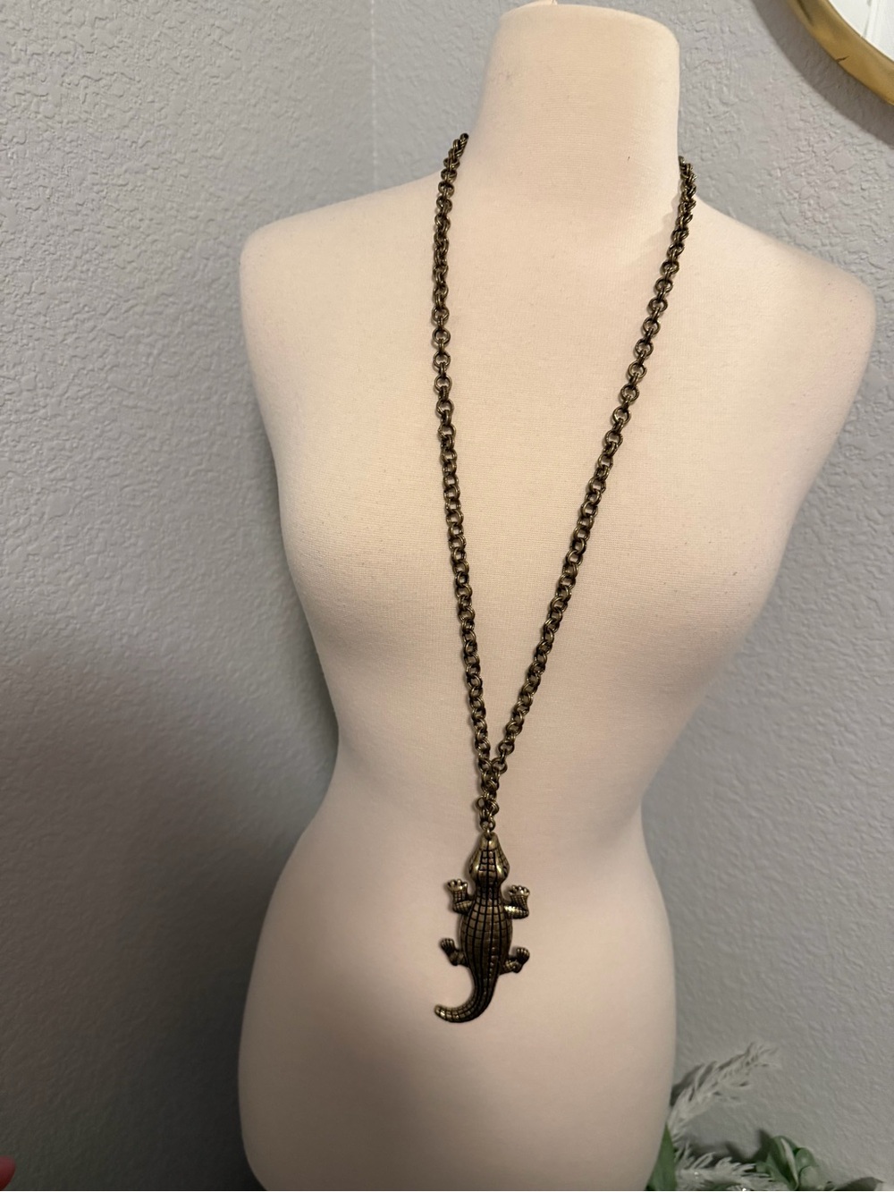 Vintage Bronze Alligator Pendant Necklace - 18” Long Chain Women Jewelry